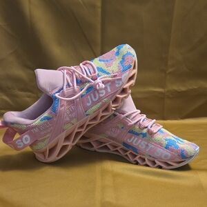 UMYOGO Women's Pink Camouflage Sneakers